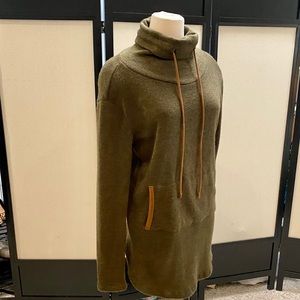 Hailey & Co. forest green high neck sweater Medium